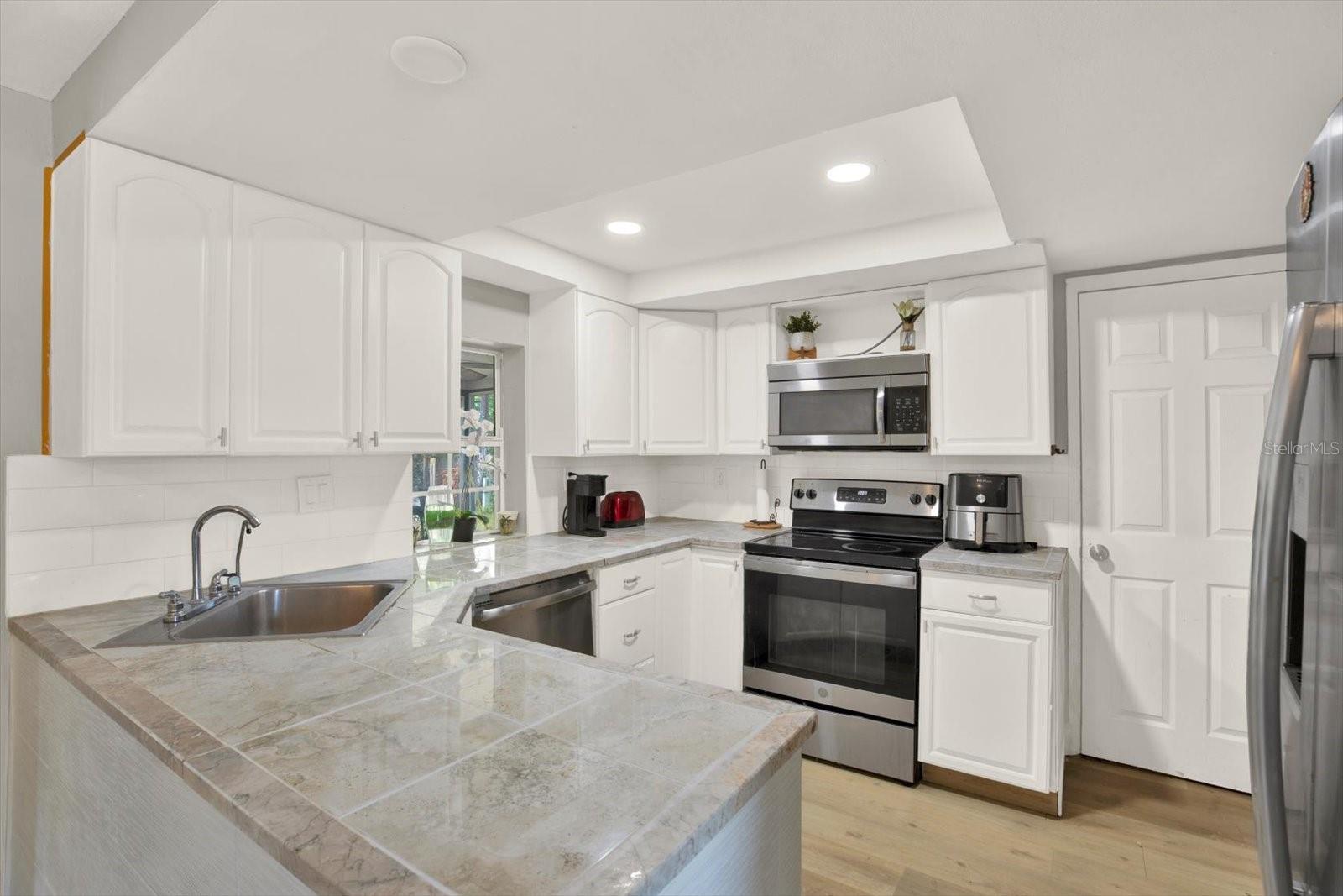 3920 Beacon Square, Holiday, FL 34691