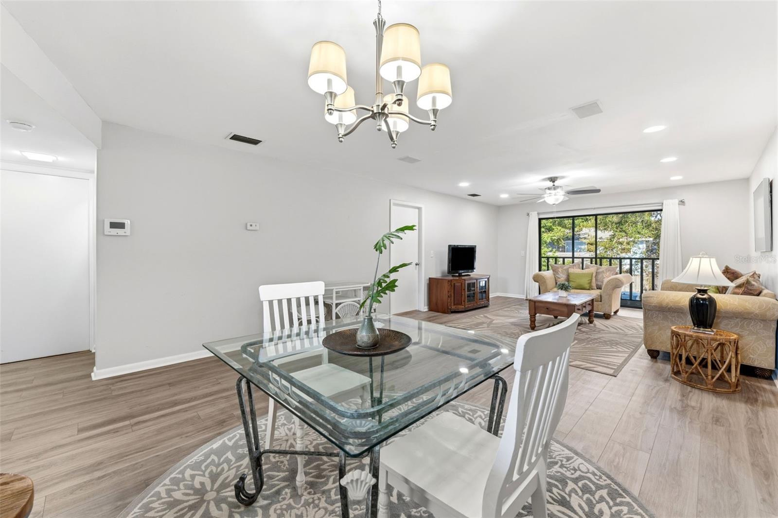 101 Lake Unit 215, Largo, FL 33771