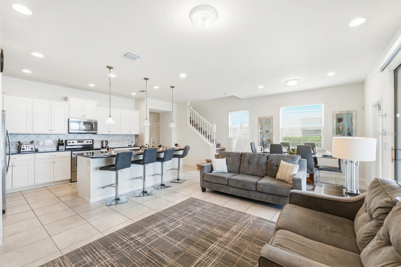 8866 Geneve, Kissimmee, FL 34747