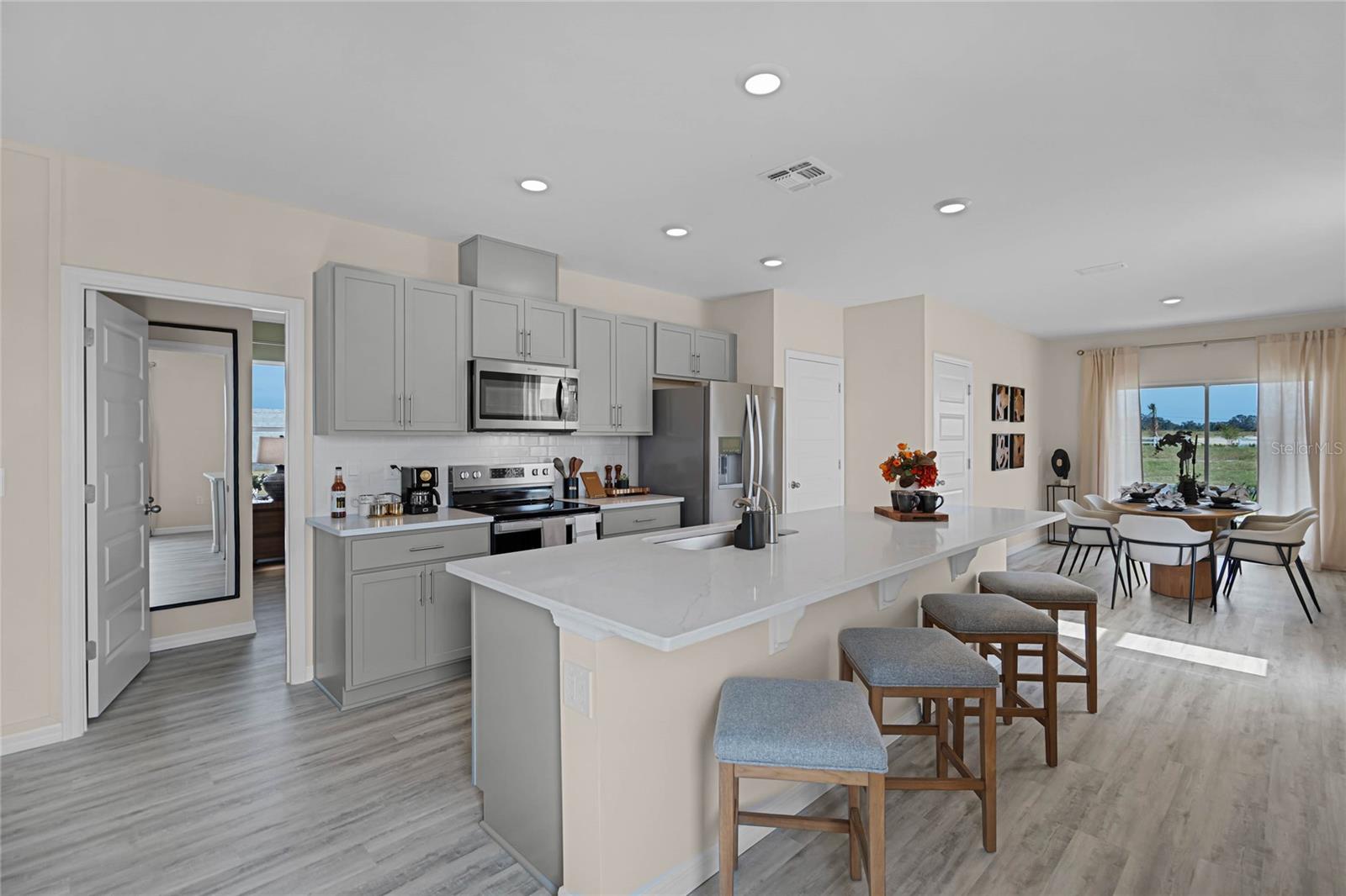 1738 Hummingbird, Winter Haven, FL 33884