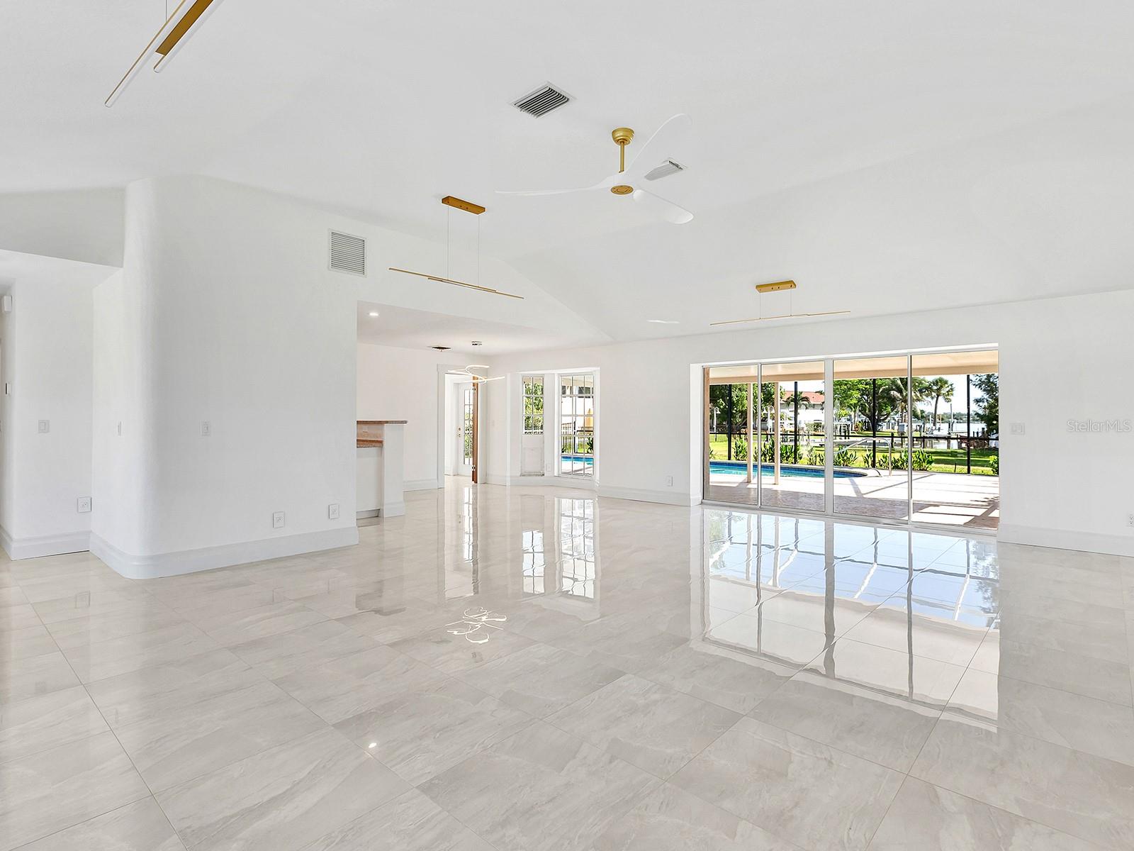 396 Bayshore, Venice, FL 34285