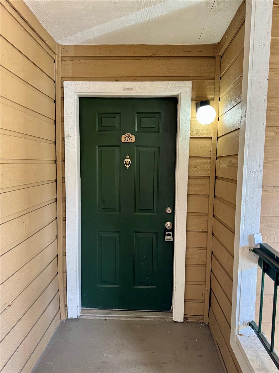 5533 Chrishire Unit F207, Orlando, FL 32822
