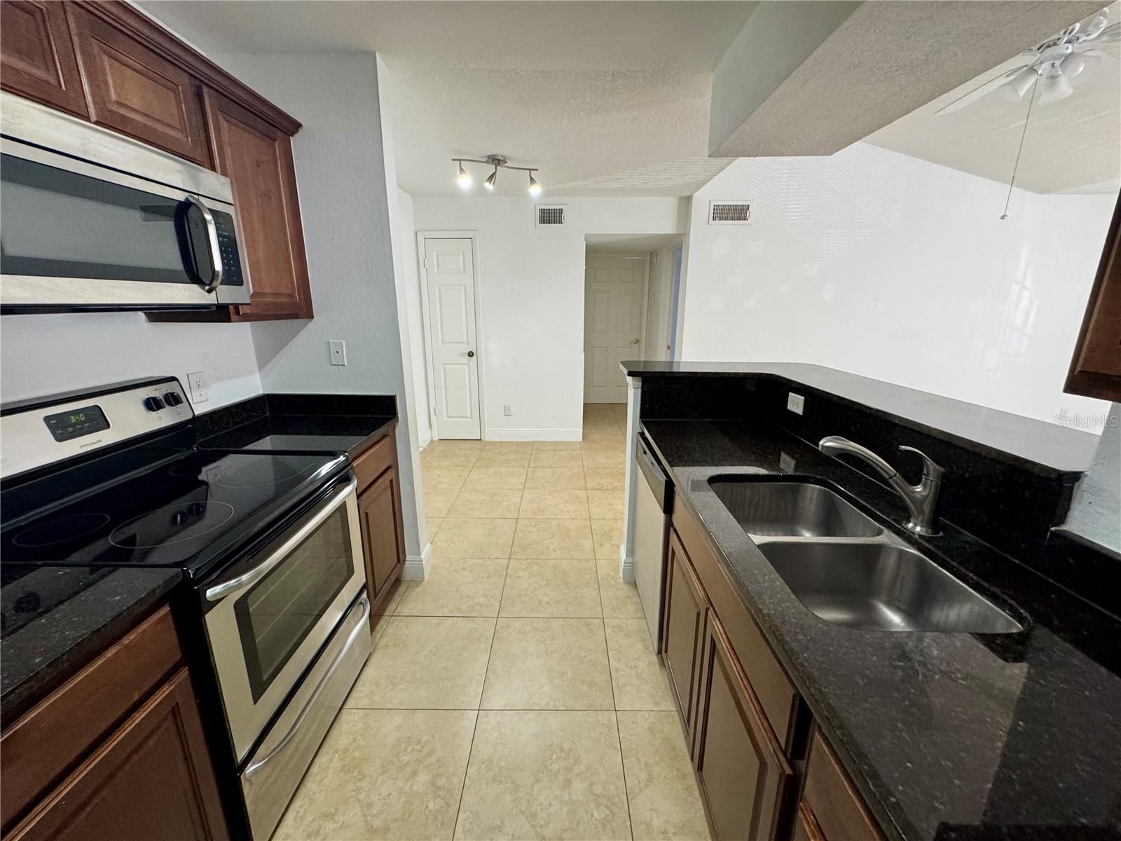 5533 Chrishire Unit F207, Orlando, FL 32822