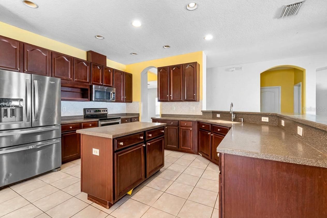 444 York Dale, Ruskin, FL 33570