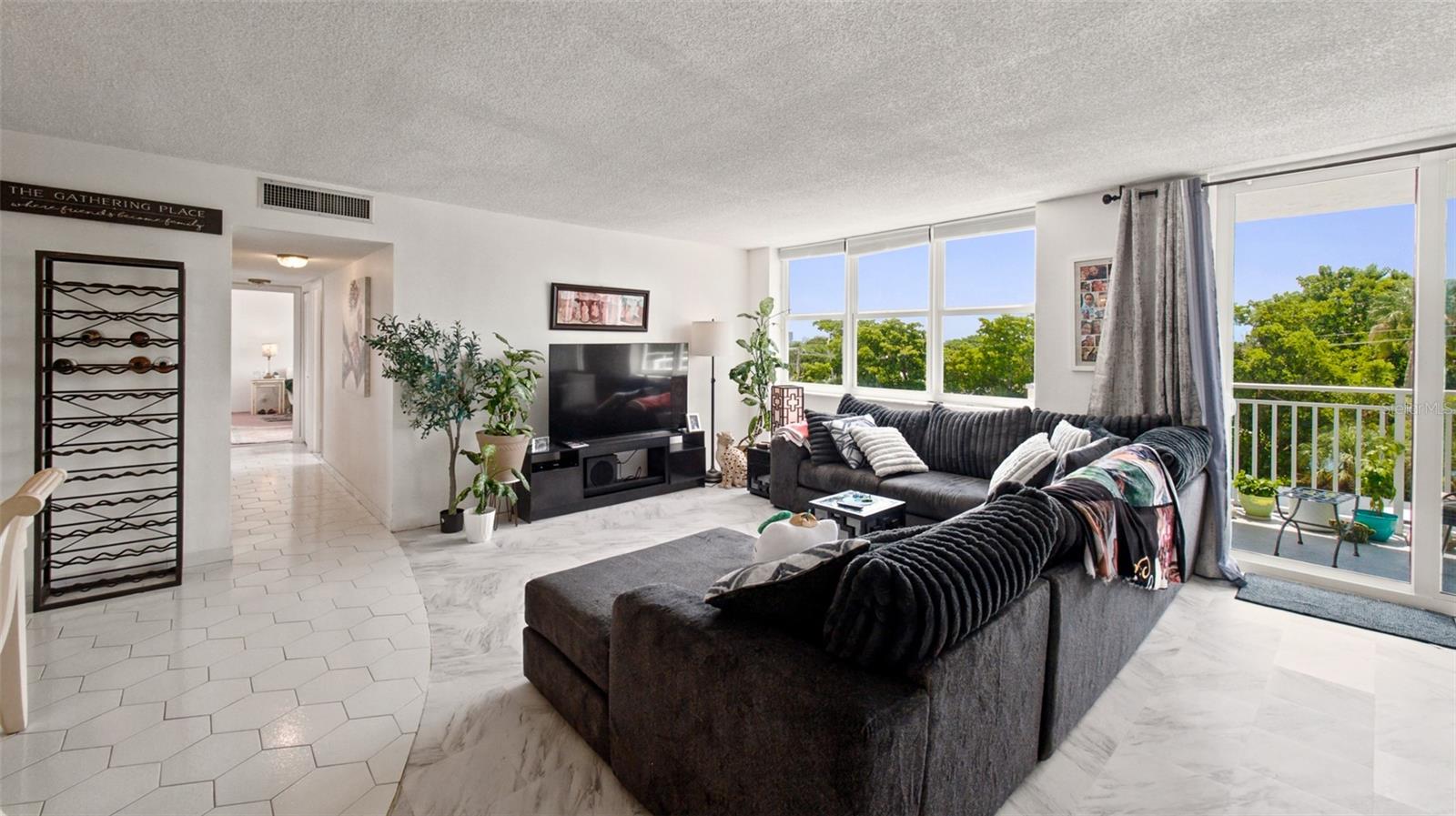 2150 Sans Souci Unit #c402, North Miami, FL 33181