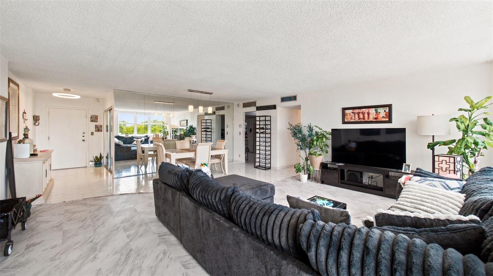 2150 Sans Souci Unit #c402, North Miami, FL 33181