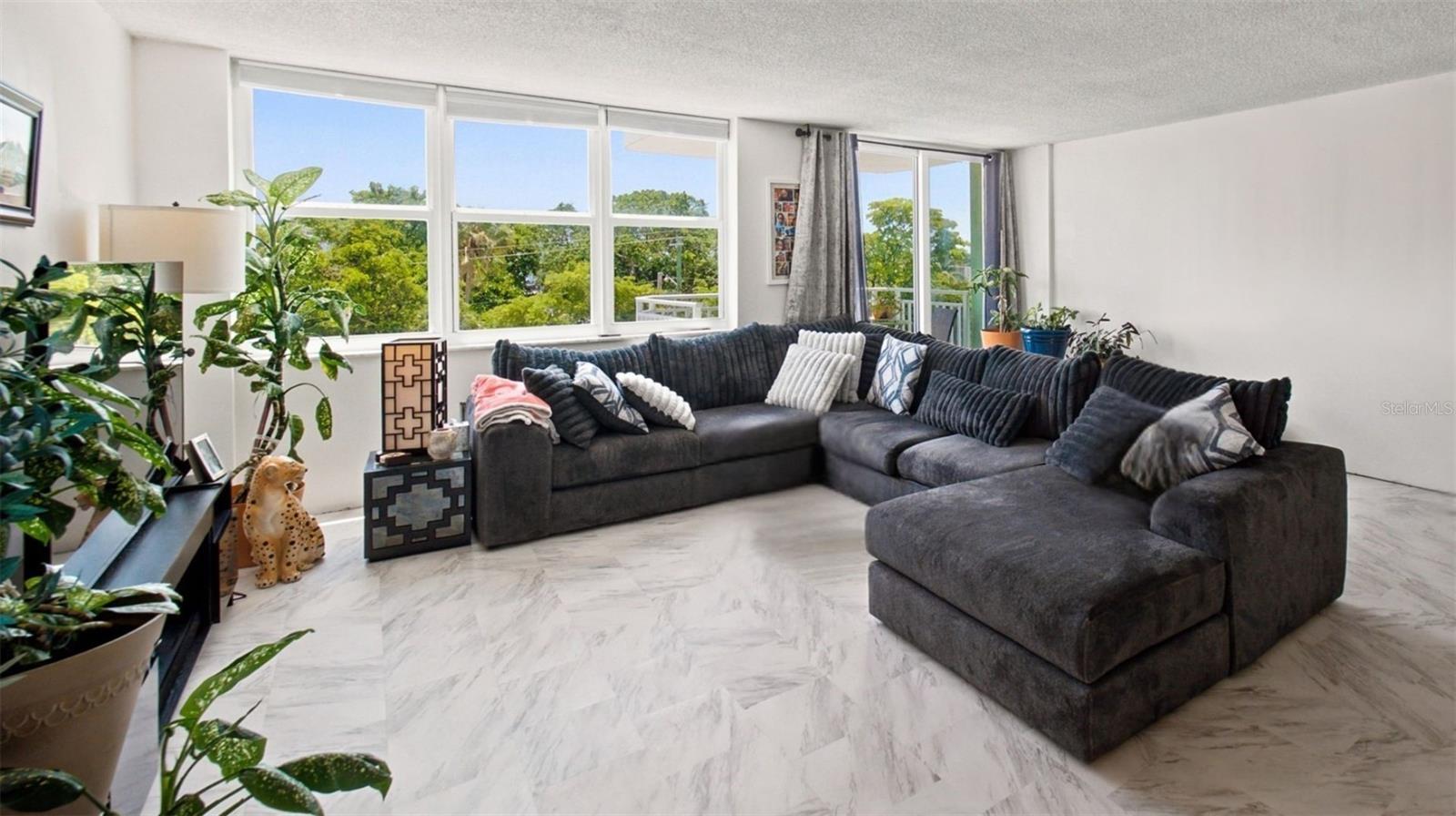 2150 Sans Souci Unit #c402, North Miami, FL 33181