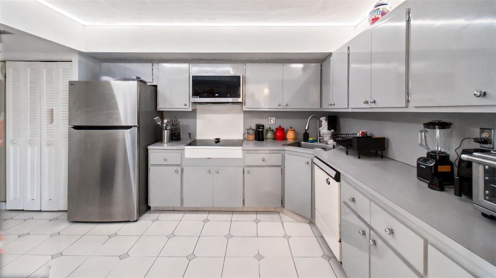 2150 Sans Souci Unit #c402, North Miami, FL 33181