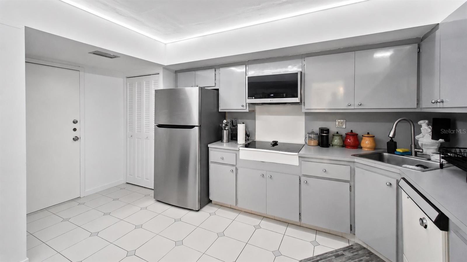 2150 Sans Souci Unit #c402, North Miami, FL 33181