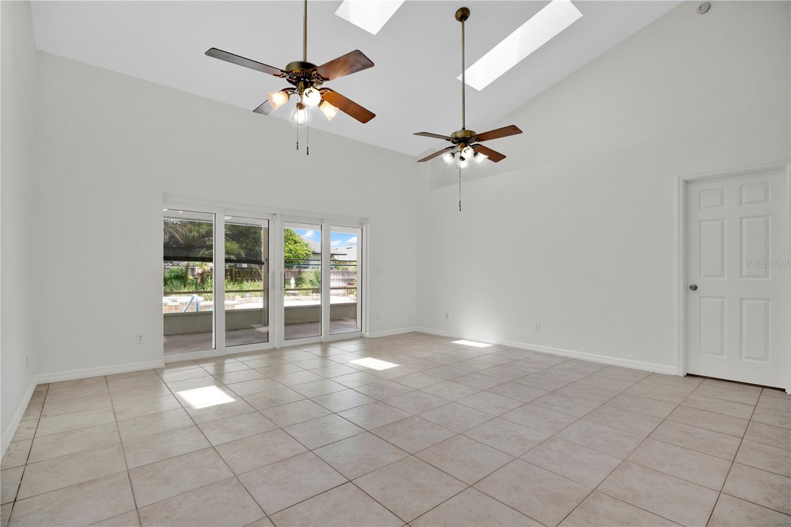 3886 Kingston Oaks, Oviedo, FL 32765