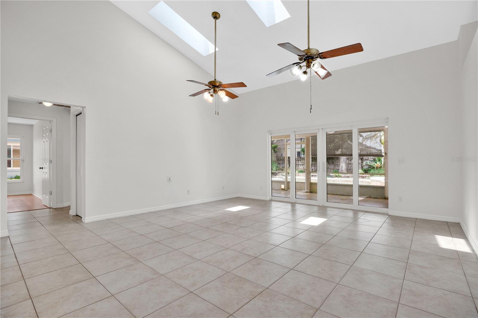 3886 Kingston Oaks, Oviedo, FL 32765