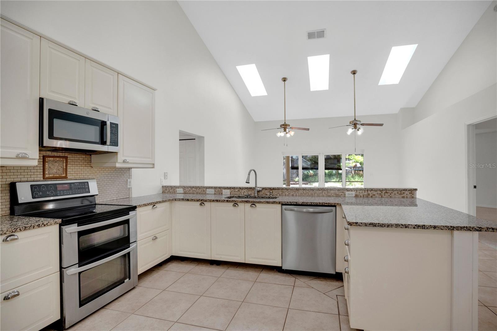 3886 Kingston Oaks, Oviedo, FL 32765