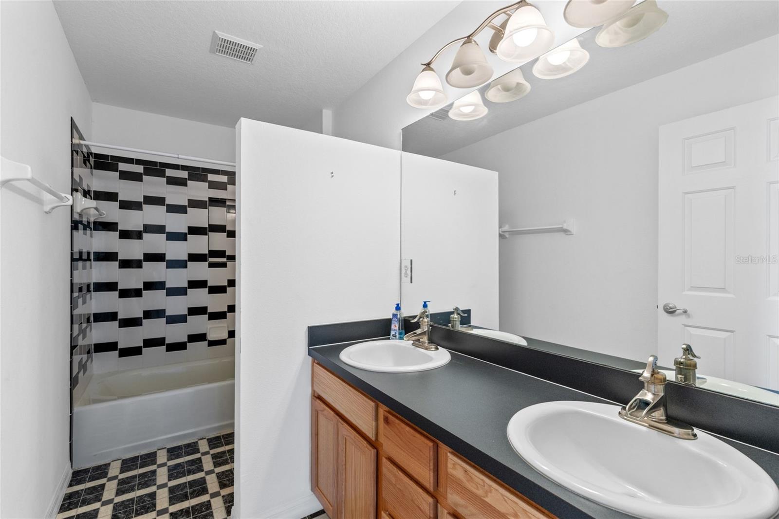 4450 Treasure Cay, Tavares, FL 32778