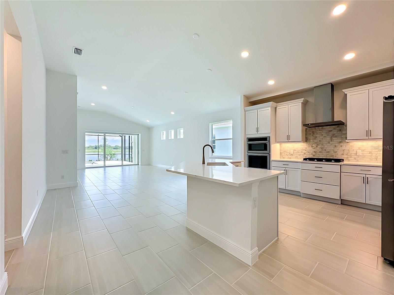 255 Monet, Bradenton, FL 34212