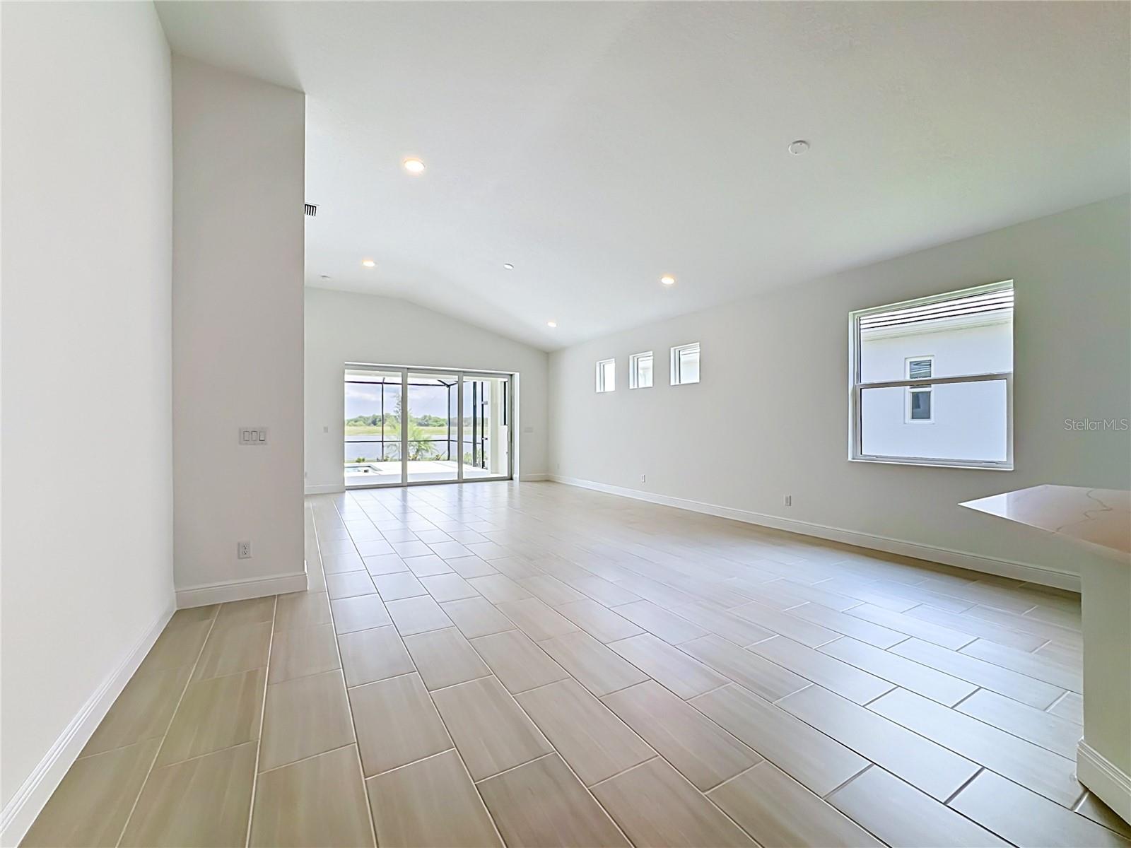 255 Monet, Bradenton, FL 34212