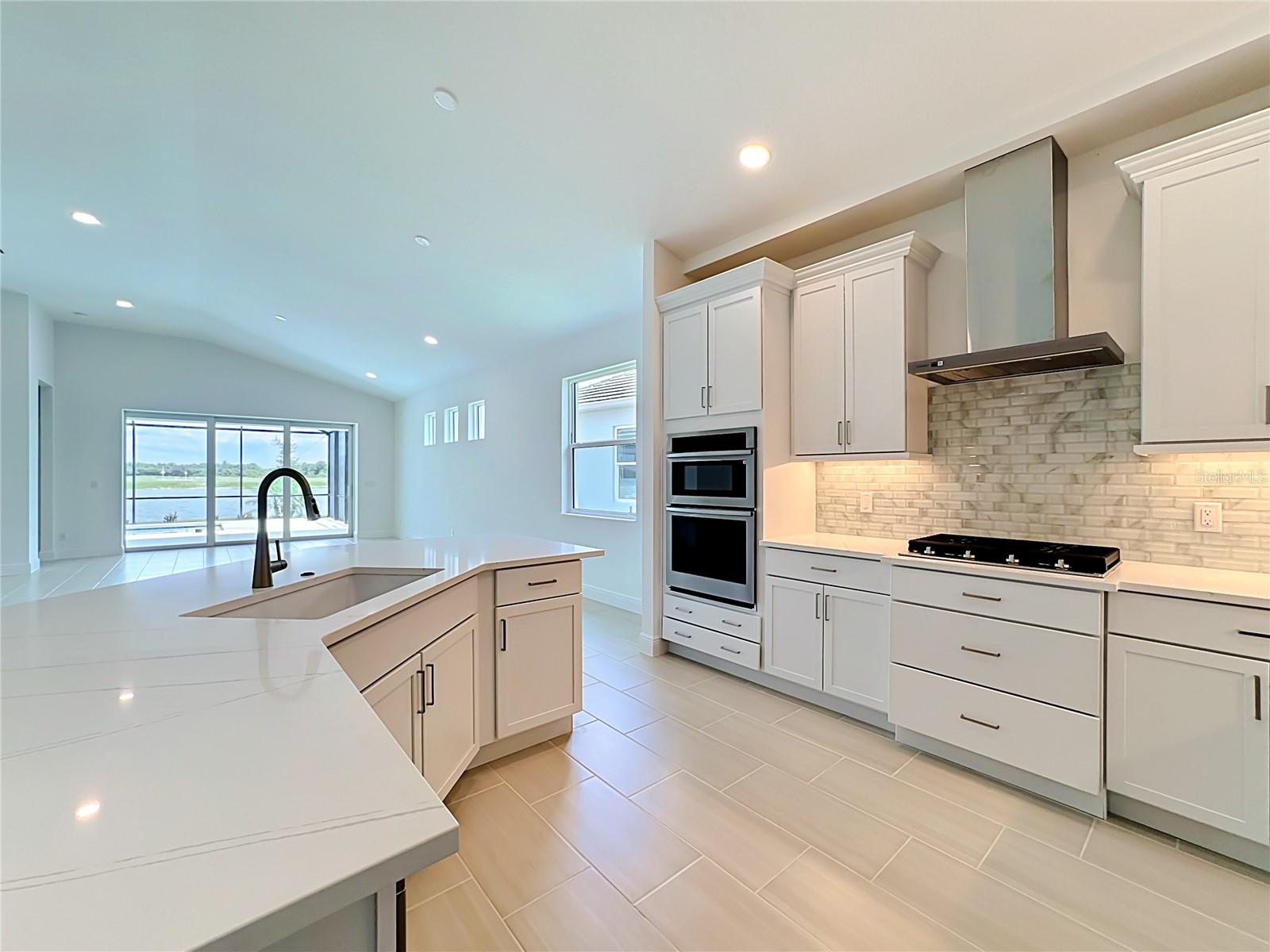 255 Monet, Bradenton, FL 34212