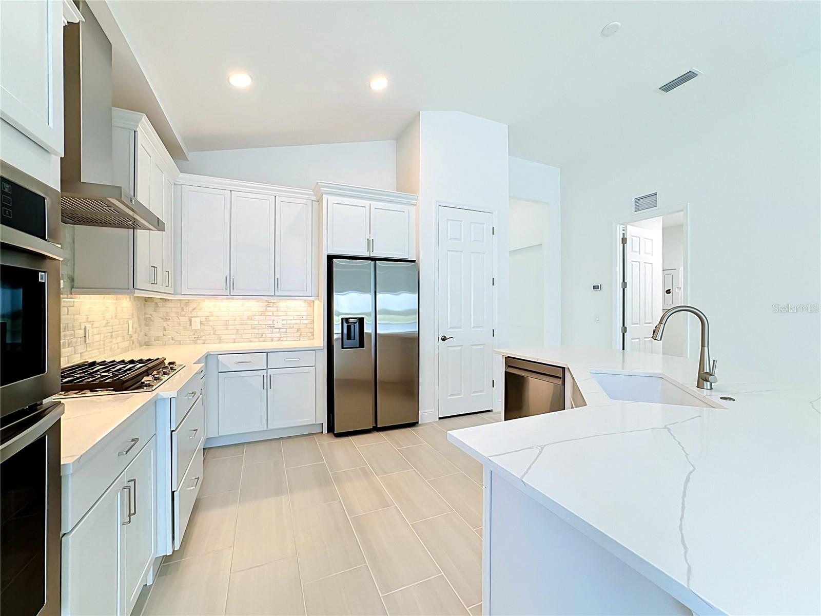 255 Monet, Bradenton, FL 34212