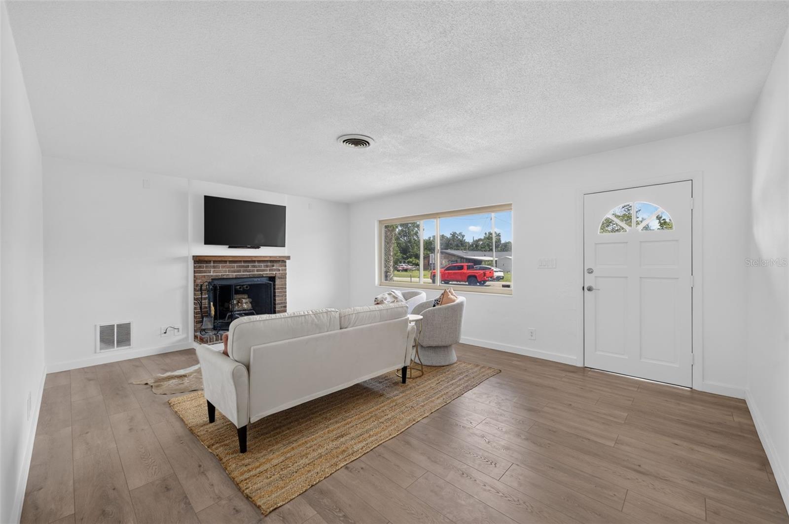 577 Parkdale, Deland, FL 32724