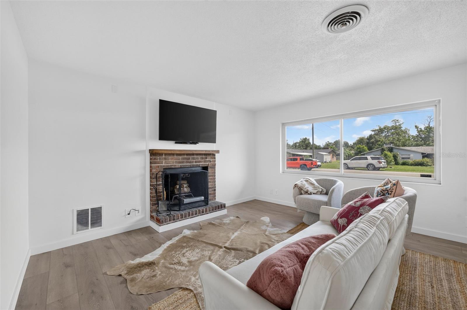 577 Parkdale, Deland, FL 32724