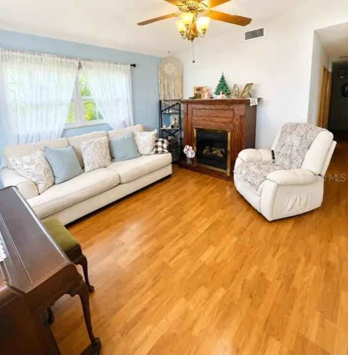 93 Glass, Port Orange, FL 32129