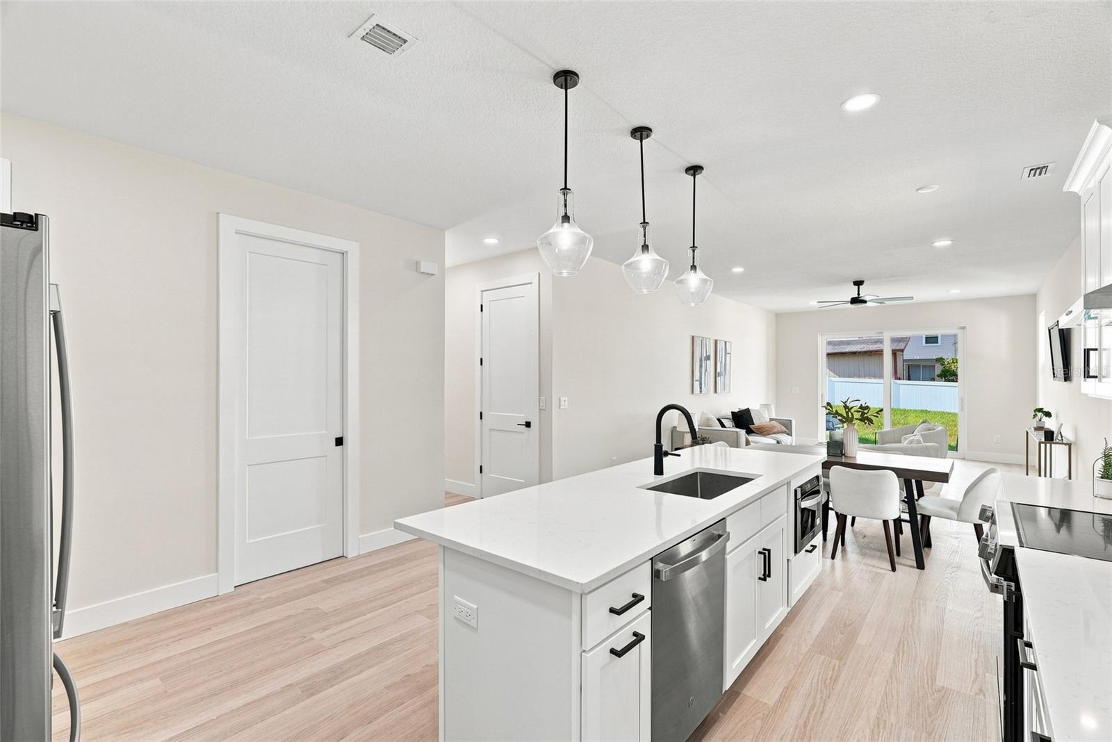 2139 20th, Largo, FL 33774