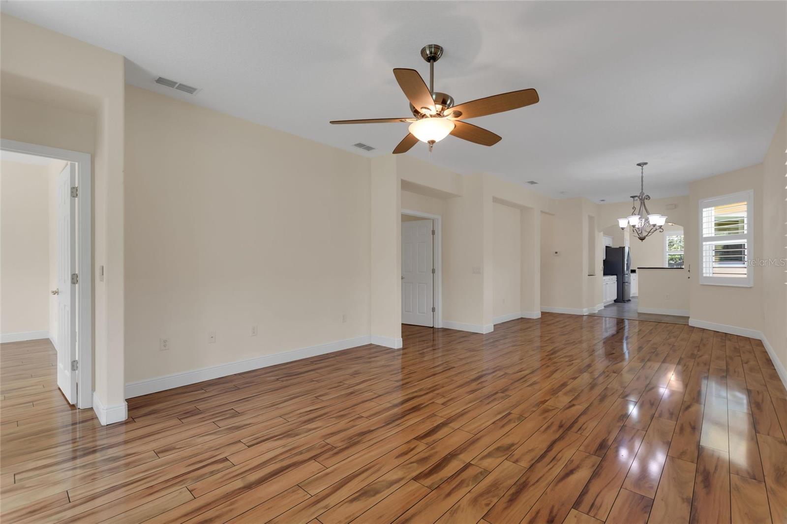 624 Grand Canal, Kissimmee, FL 34759