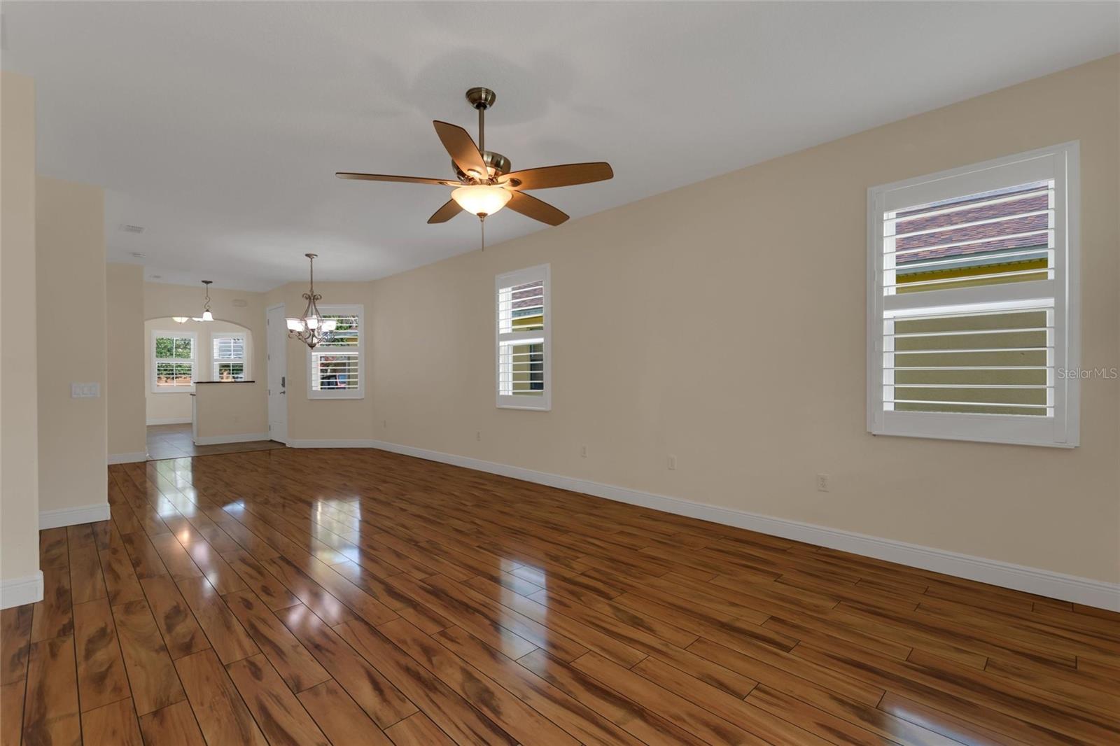 624 Grand Canal, Kissimmee, FL 34759