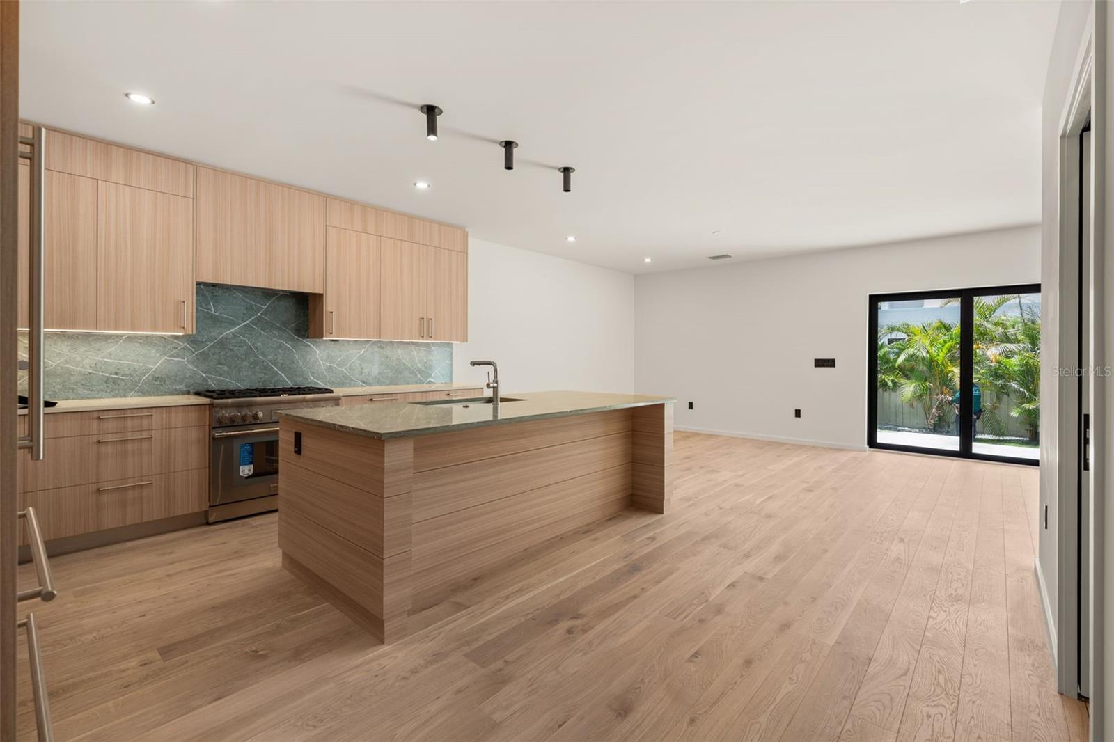 1680 Cherry, Sarasota, FL 34236
