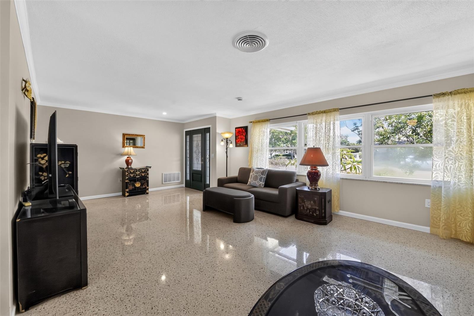 100 59th, St Petersburg, FL 33705