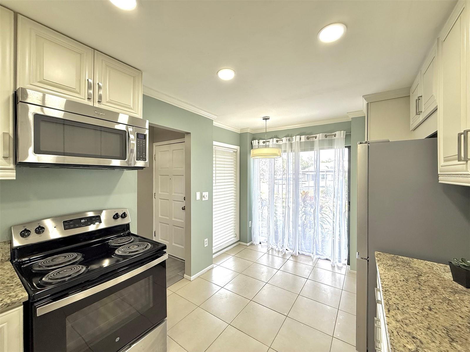 942 Beneva Unit V28, Sarasota, FL 34232