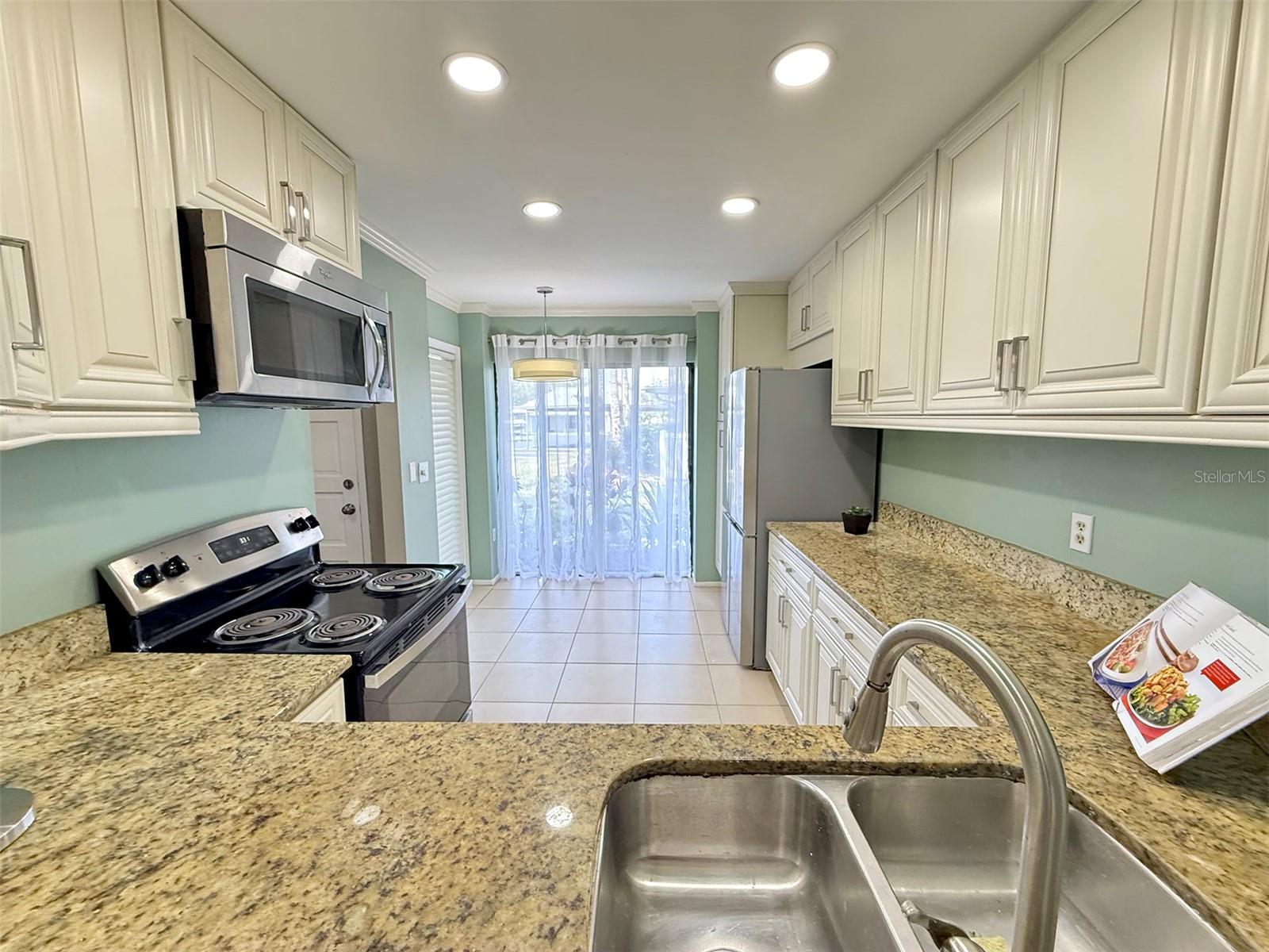 942 Beneva Unit V28, Sarasota, FL 34232