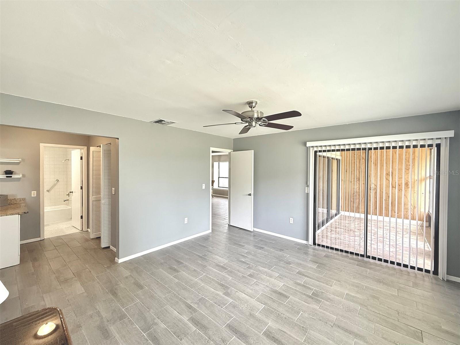 942 Beneva Unit V28, Sarasota, FL 34232