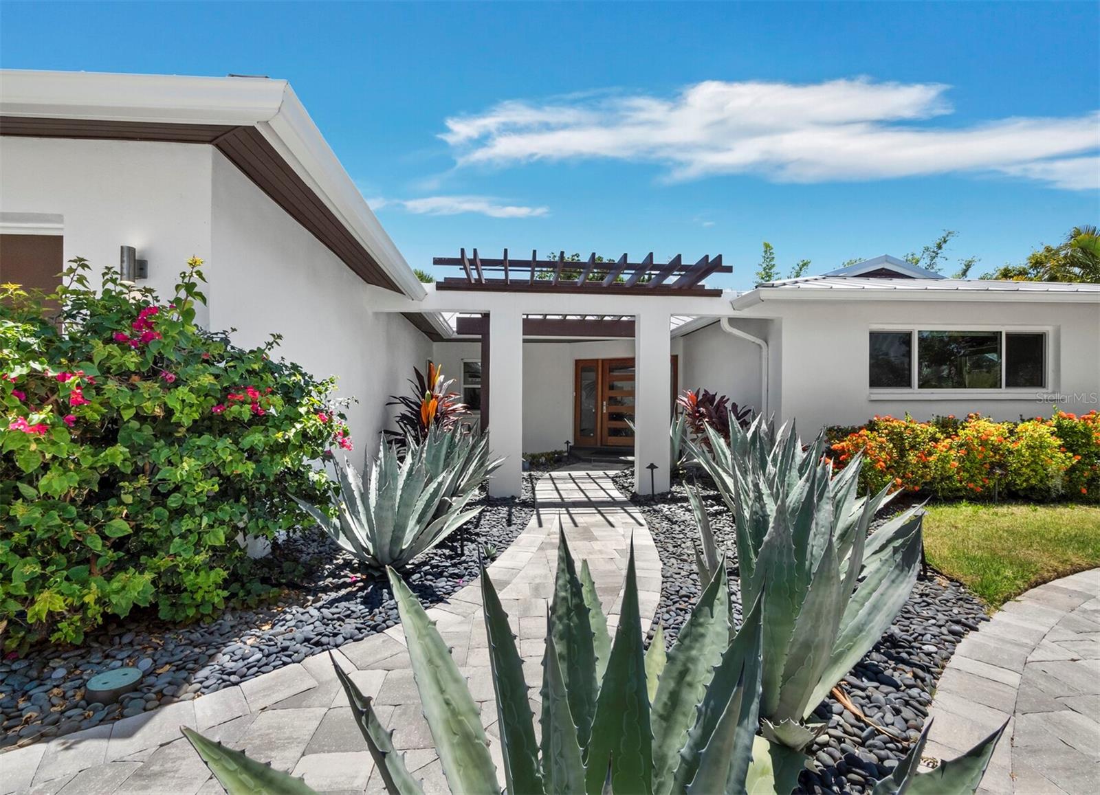 622 Tropical, Sarasota, FL 34242
