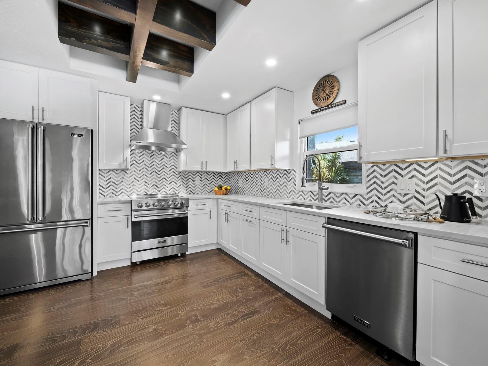 622 Tropical, Sarasota, FL 34242