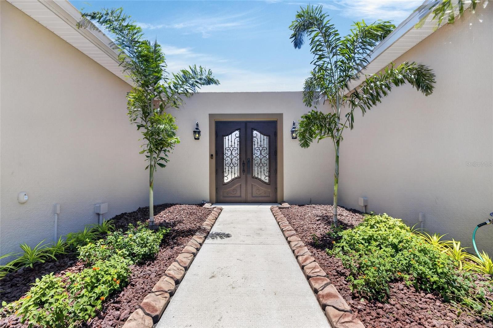 3016 Smilodon, Ruskin, FL 33570