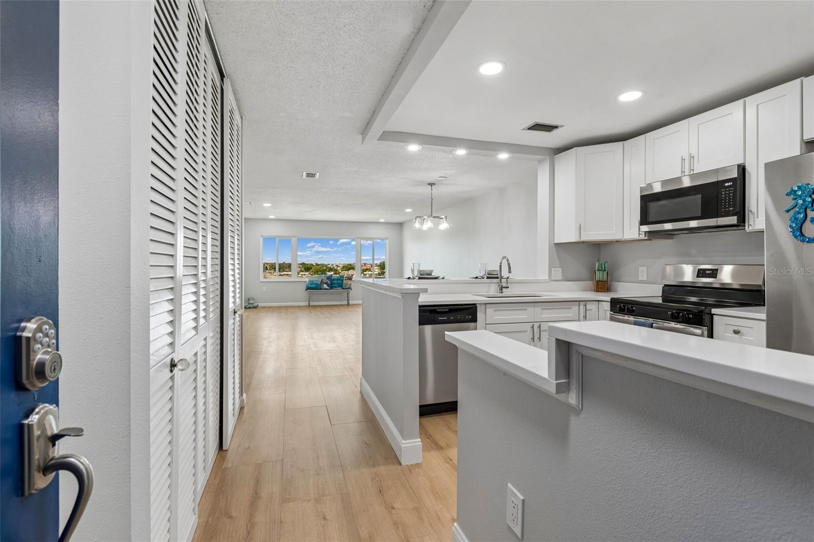 100 Bluff View Unit 509c, Belleair Bluffs, FL 33770