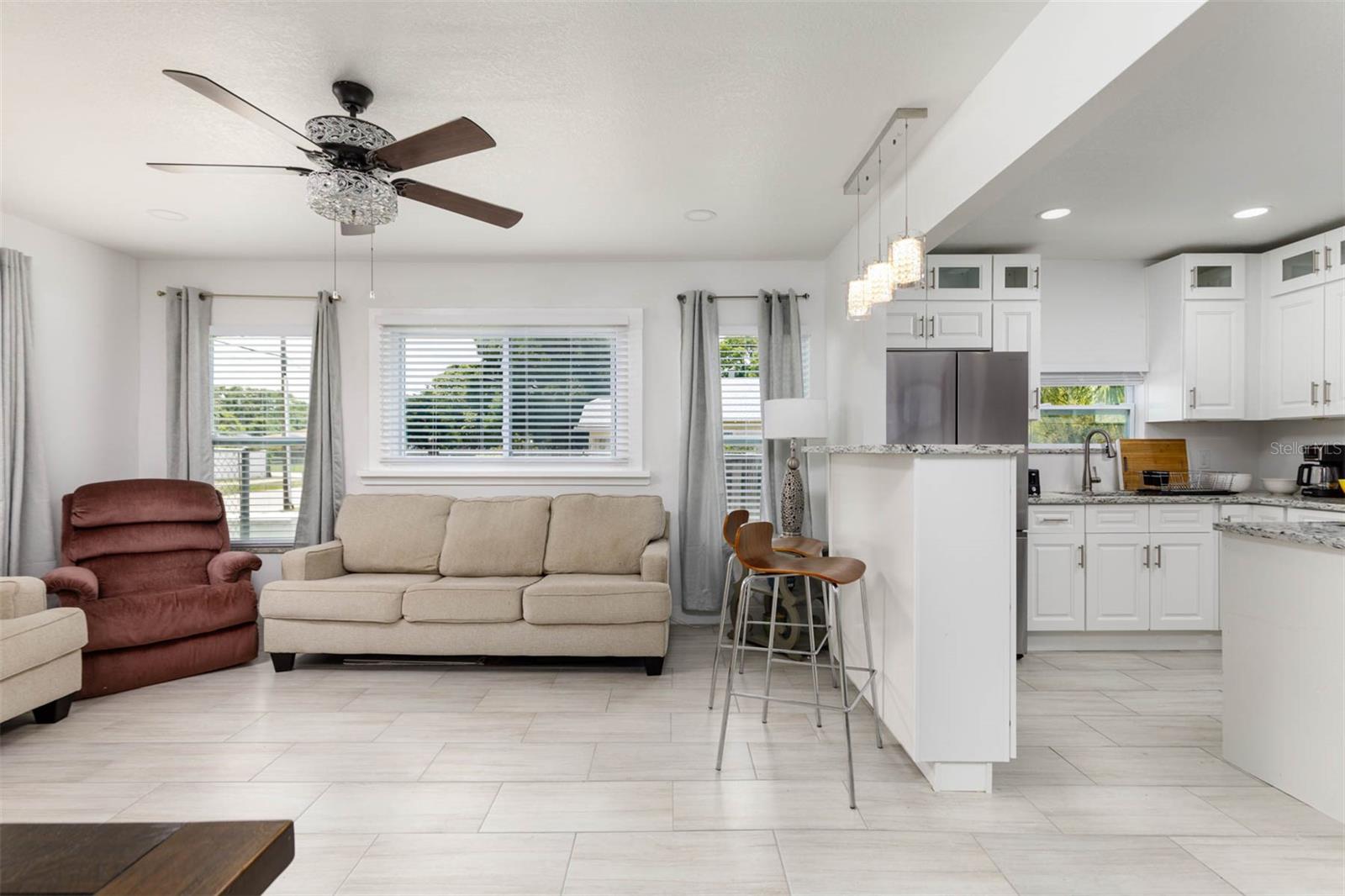 1147 James, St Petersburg, FL 33705