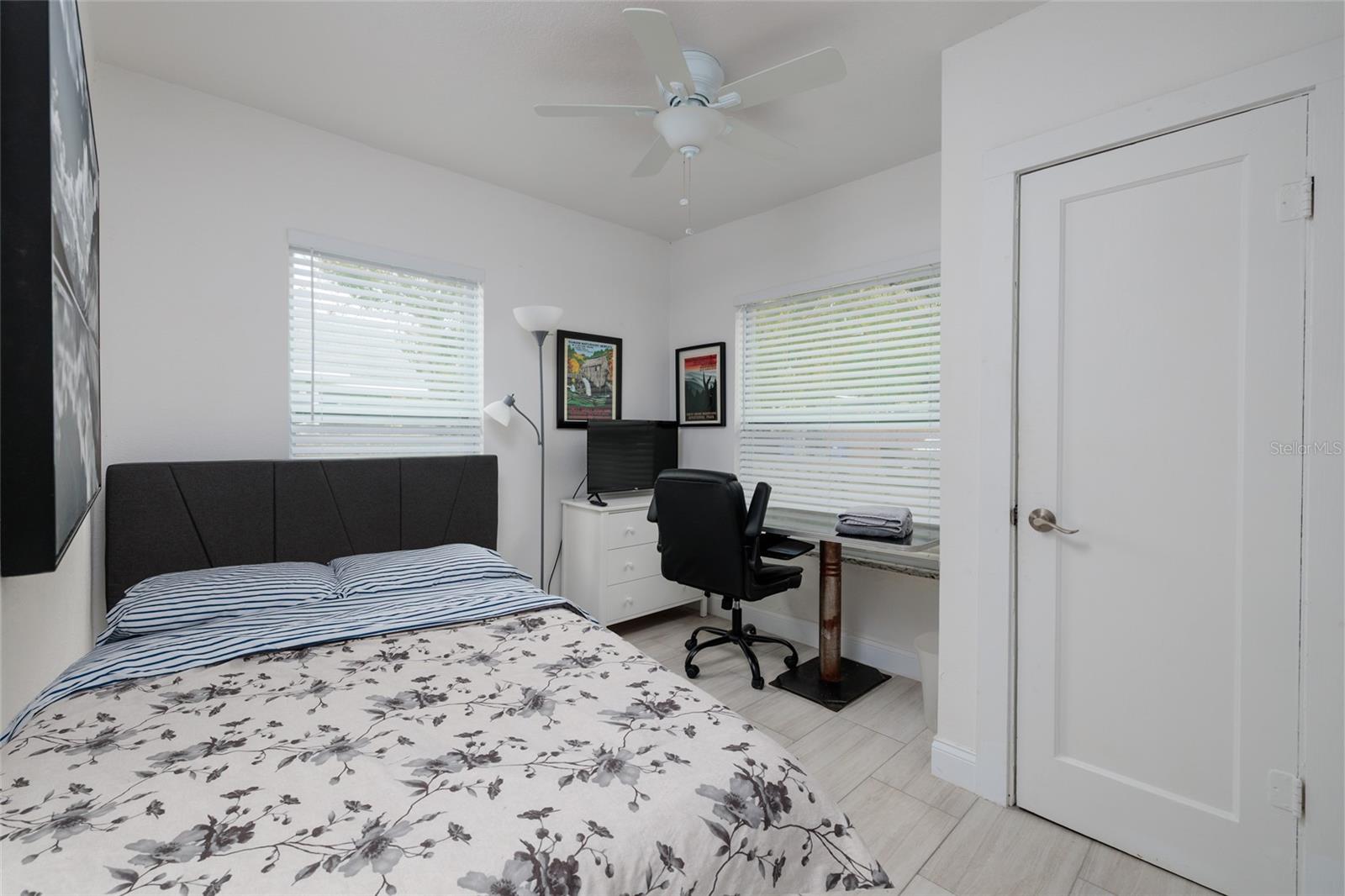 1147 James, St Petersburg, FL 33705