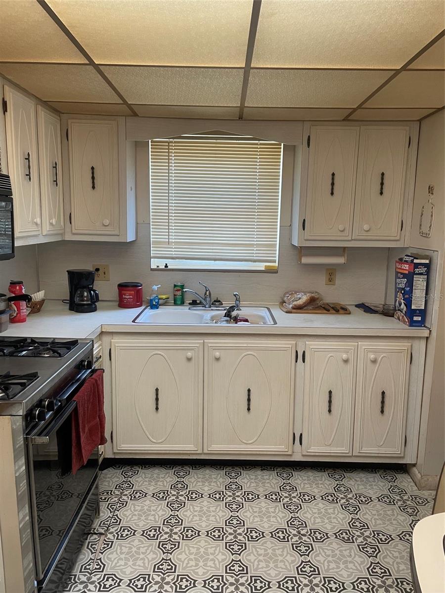 5287 81st Unit 12, St Petersburg, FL 33709