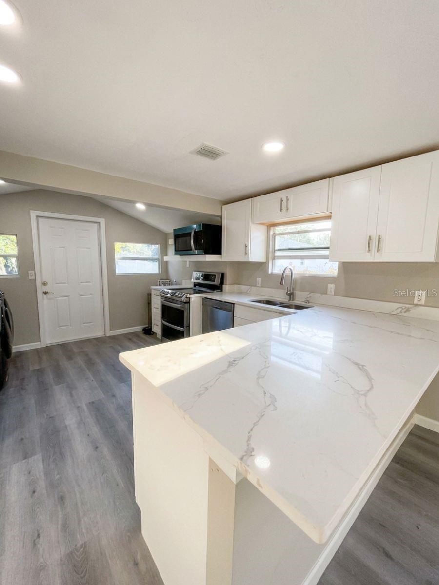 3420 Avenue R, Winter Haven, FL 33881