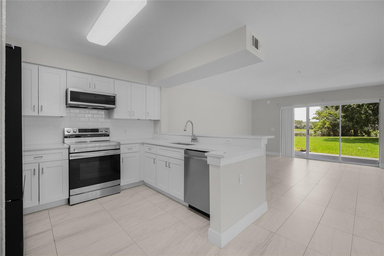 13929 Fairway Island Unit 818, Orlando, FL 32837