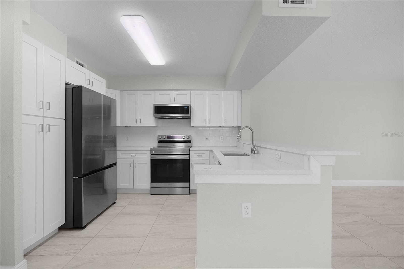 13929 Fairway Island Unit 818, Orlando, FL 32837