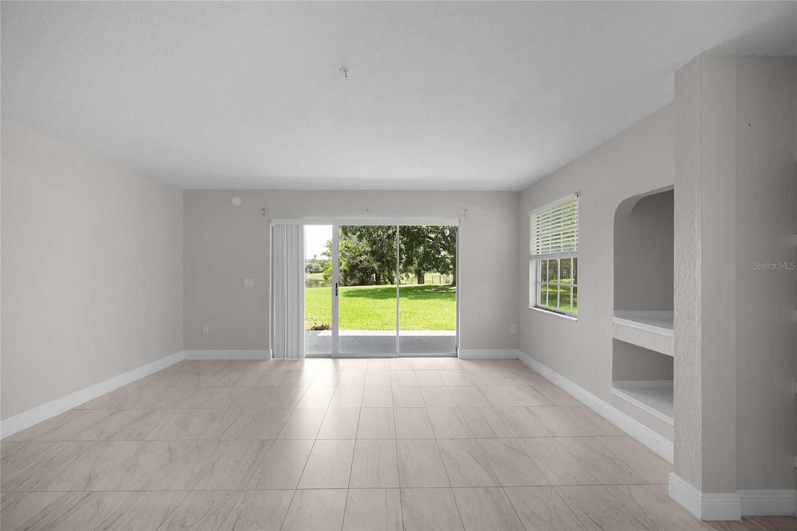 13929 Fairway Island Unit 818, Orlando, FL 32837