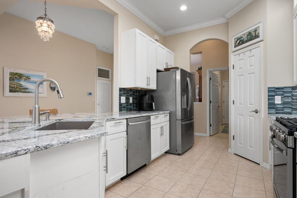 264 Dahlia, Bradenton, FL 34212