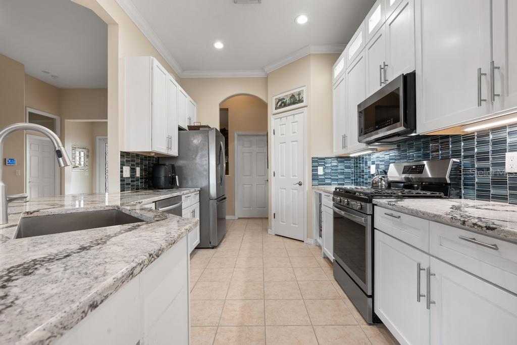 264 Dahlia, Bradenton, FL 34212