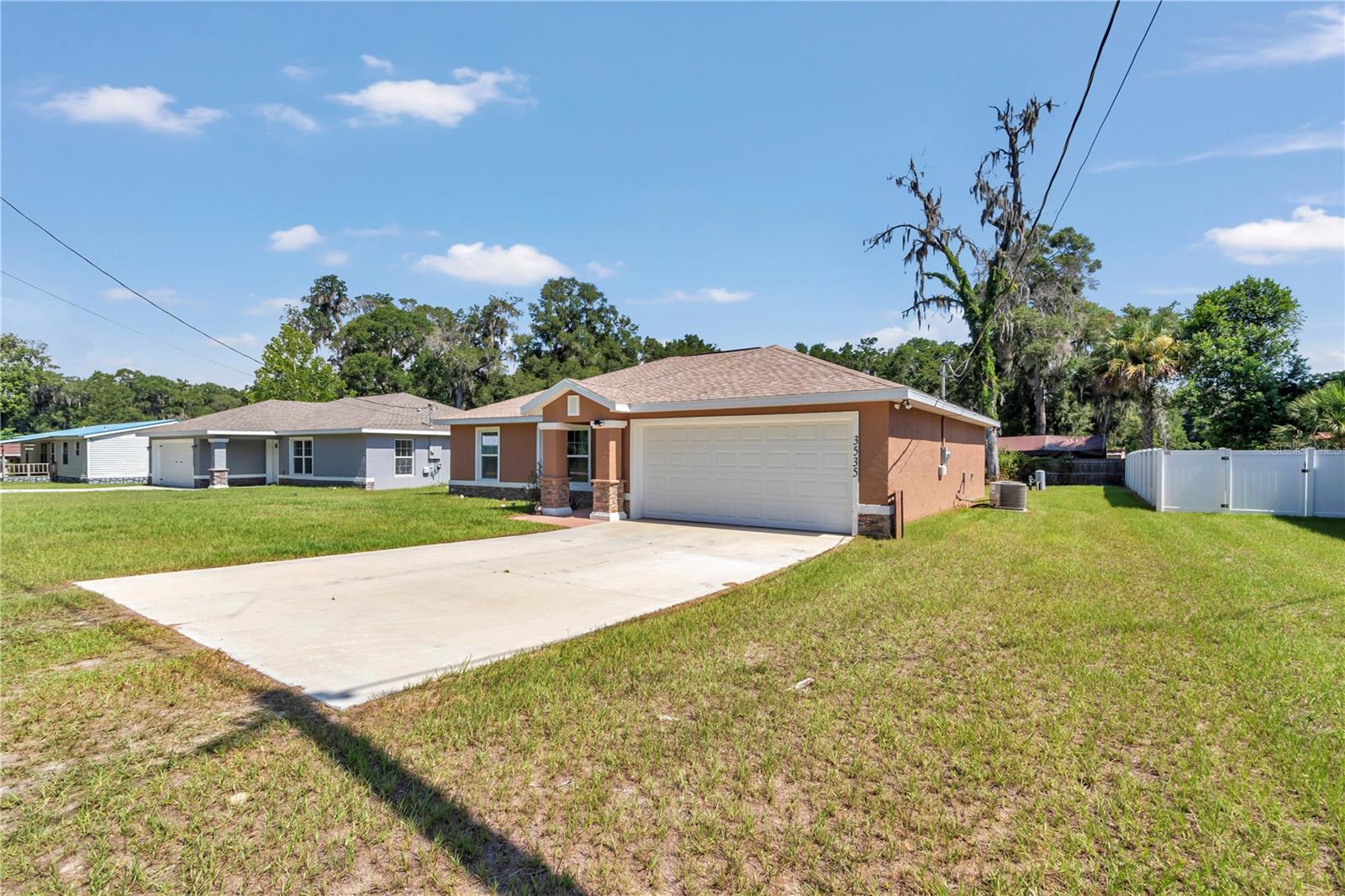3535 SE 131st Place, Belleview, FL 34420