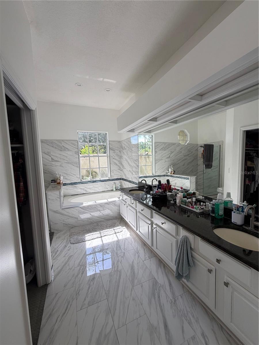2435 Sweetwater Country Club Place, Apopka, FL 32712