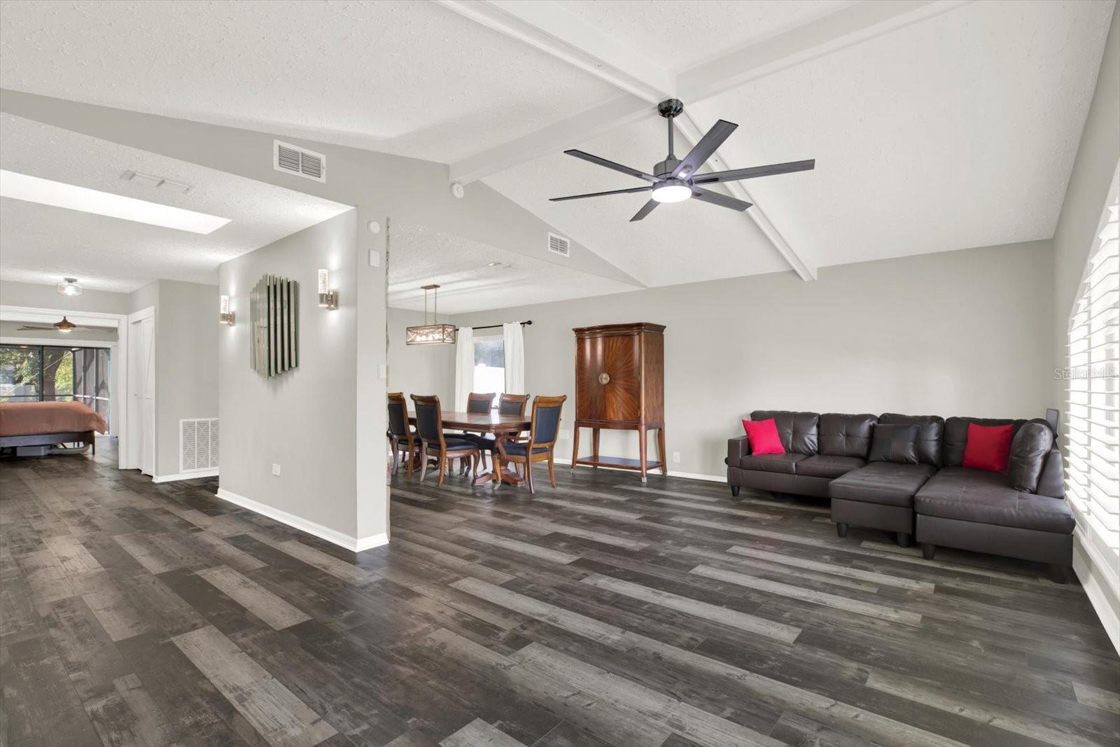 7487 River Country, Weeki Wachee, FL 34607
