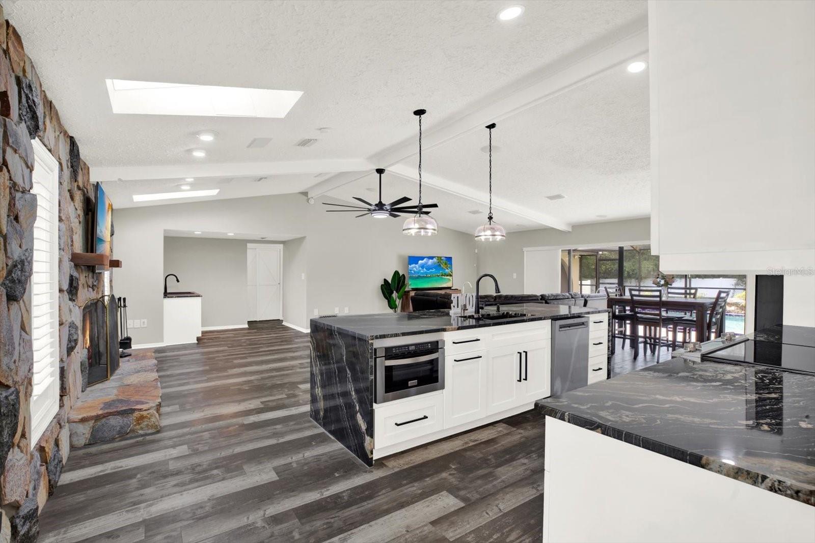 7487 River Country, Weeki Wachee, FL 34607