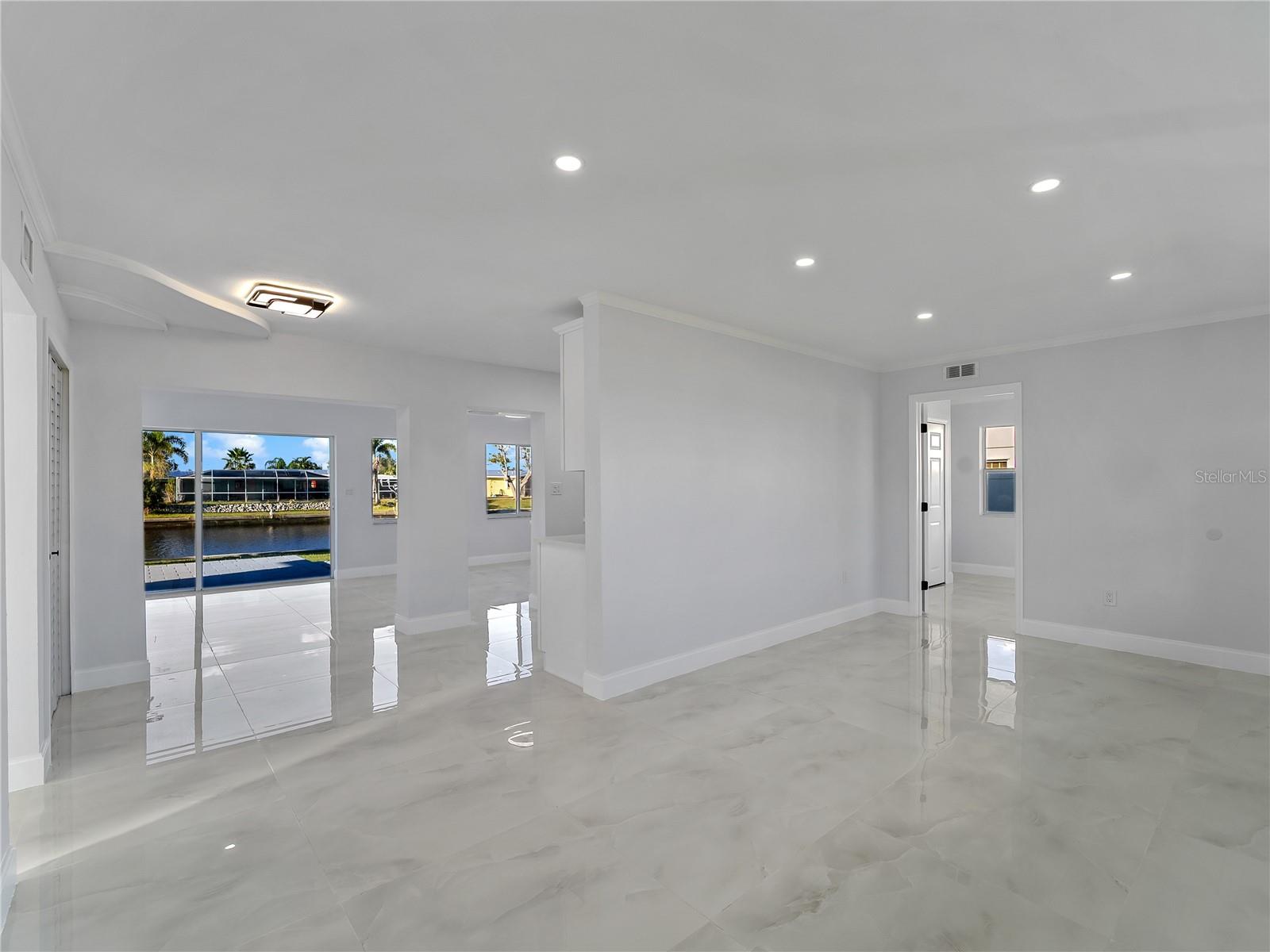 581 Lindley, Port Charlotte, FL 33952